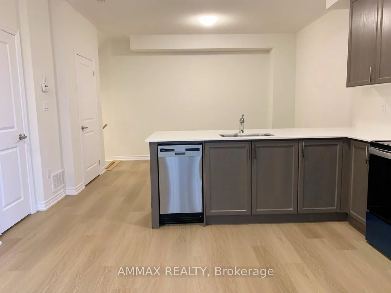 490 Beresford Path, Unit 8 — photo 3