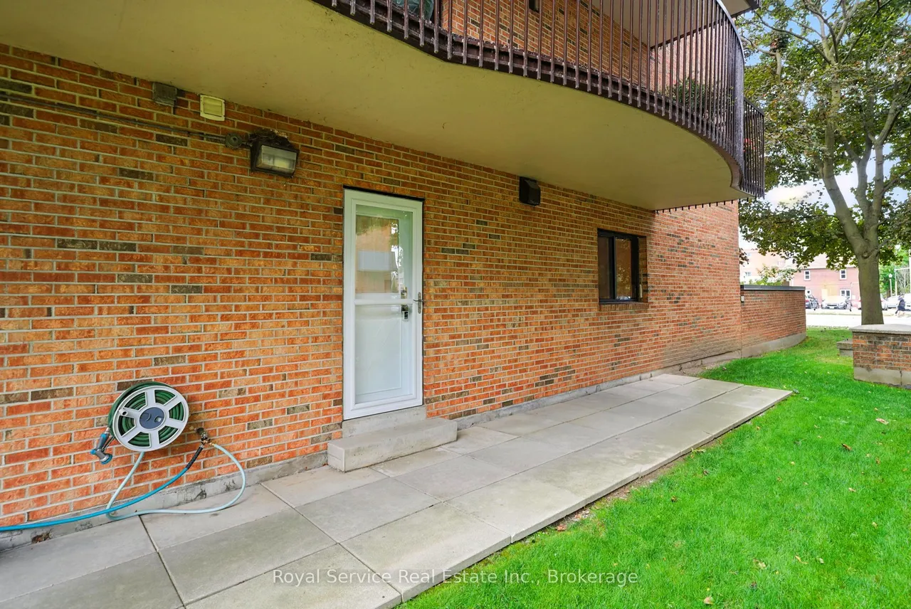 337 Simcoe Street N, Unit 101 — photo 32