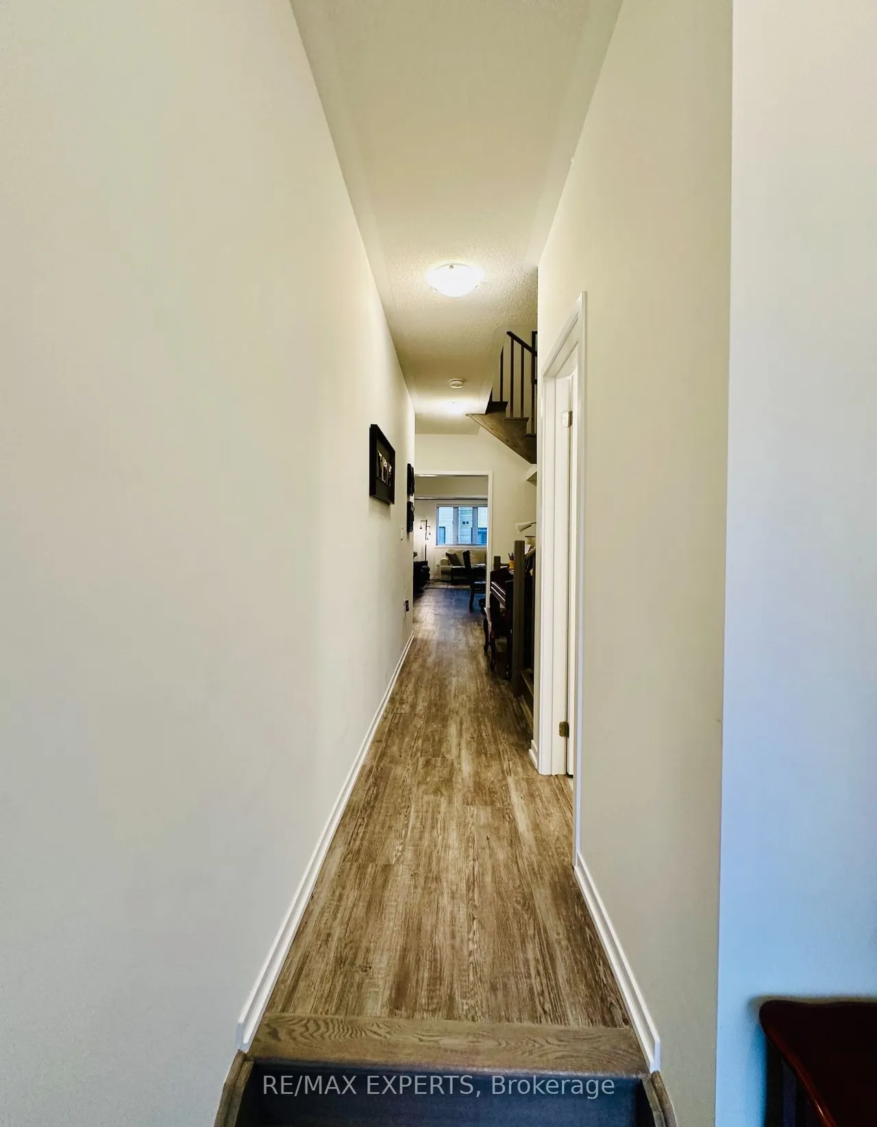 1541 Wheatcroft Drive — photo 3