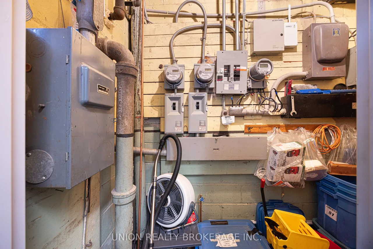 186 Munro Street — photo 22