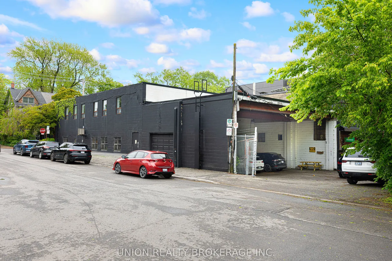 186 Munro Street — photo 3