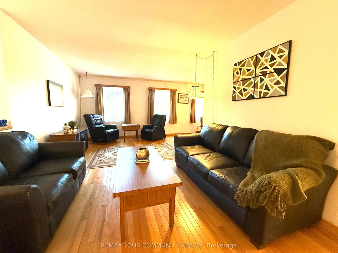 21 Wright Crescent — photo 2