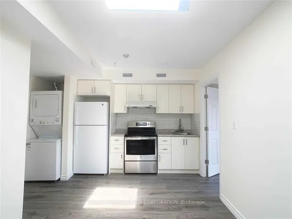 721 Danforth Avenue — photo 2