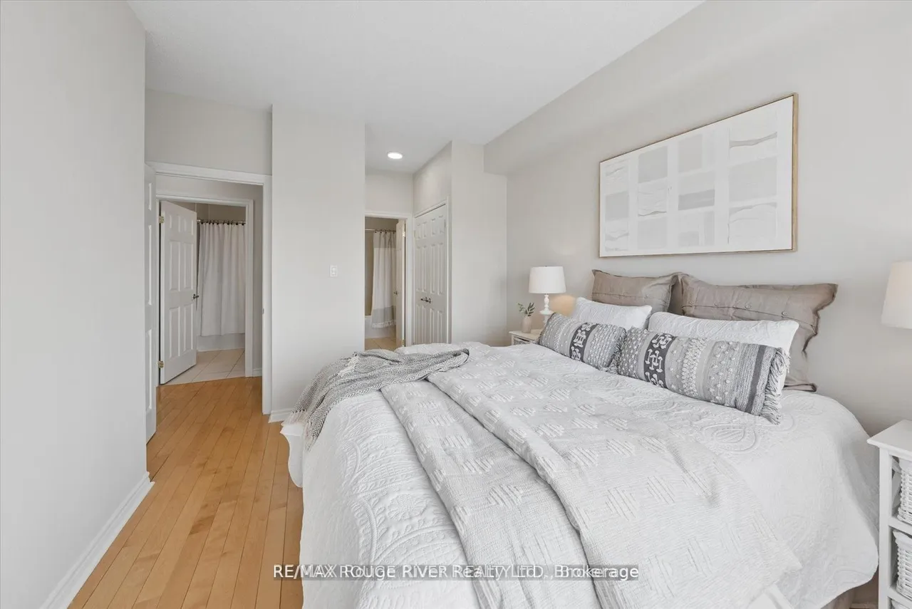 395 Lakebreeze Drive, Unit 306 — photo 20