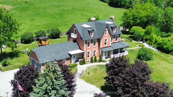 1150 Raglan Road E — photo 2