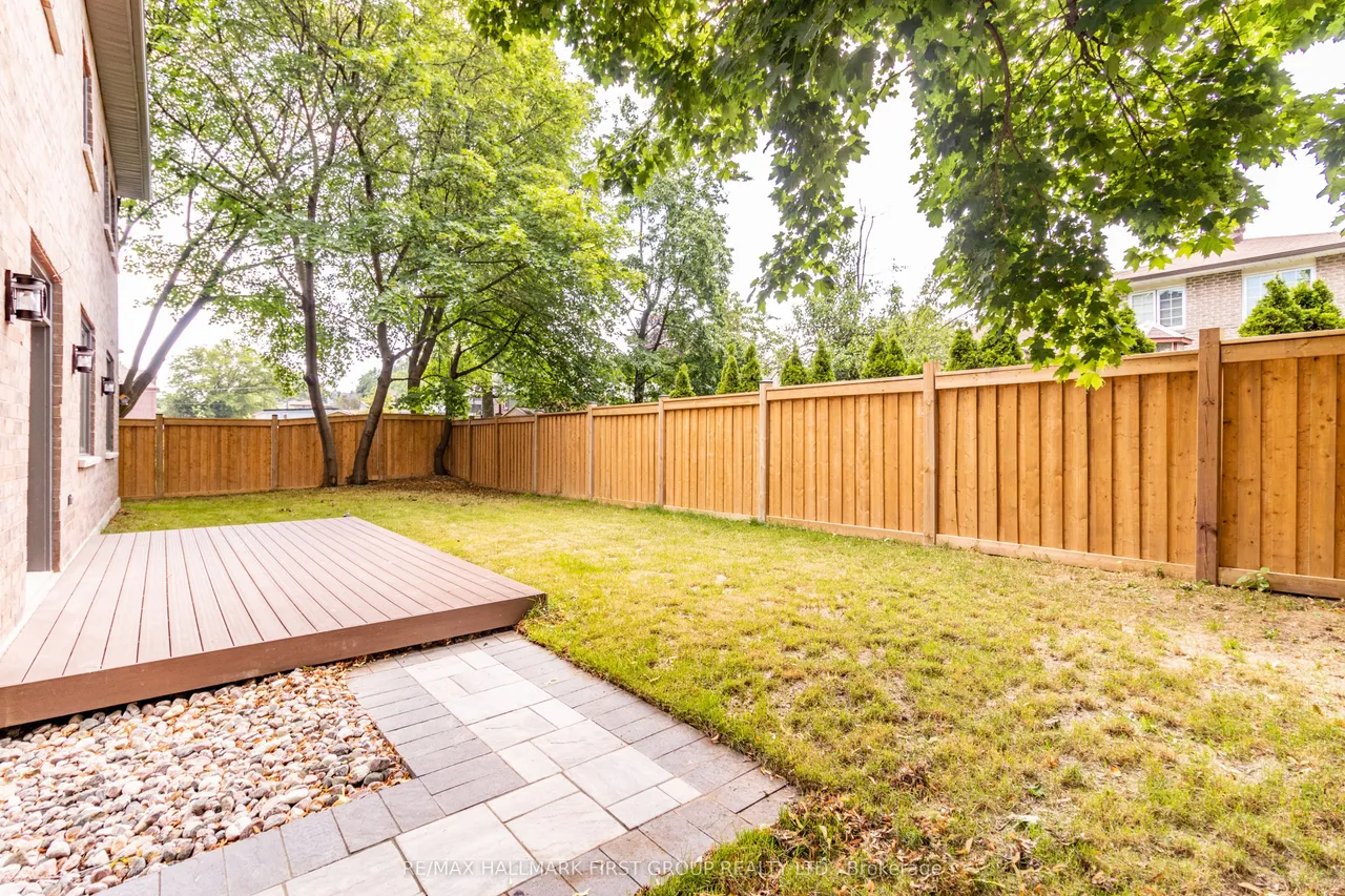 752 Hillview Crescent — photo 47