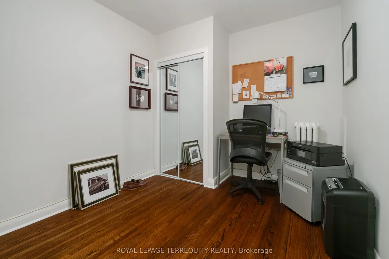 894 Queen Street E — photo 18