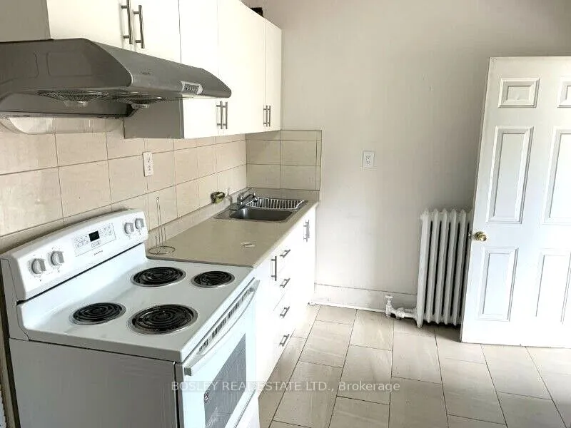 1367 Danforth Avenue — photo 7
