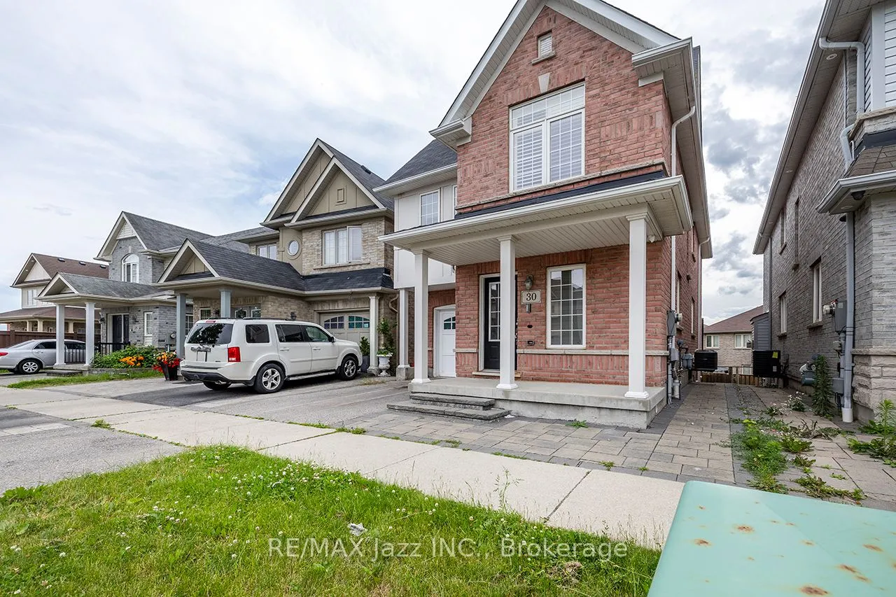 30 Lloydminster Avenue — photo 2