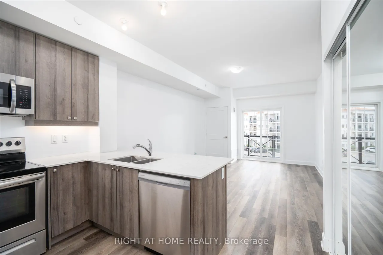 50 Lakebreeze Drive — photo 3