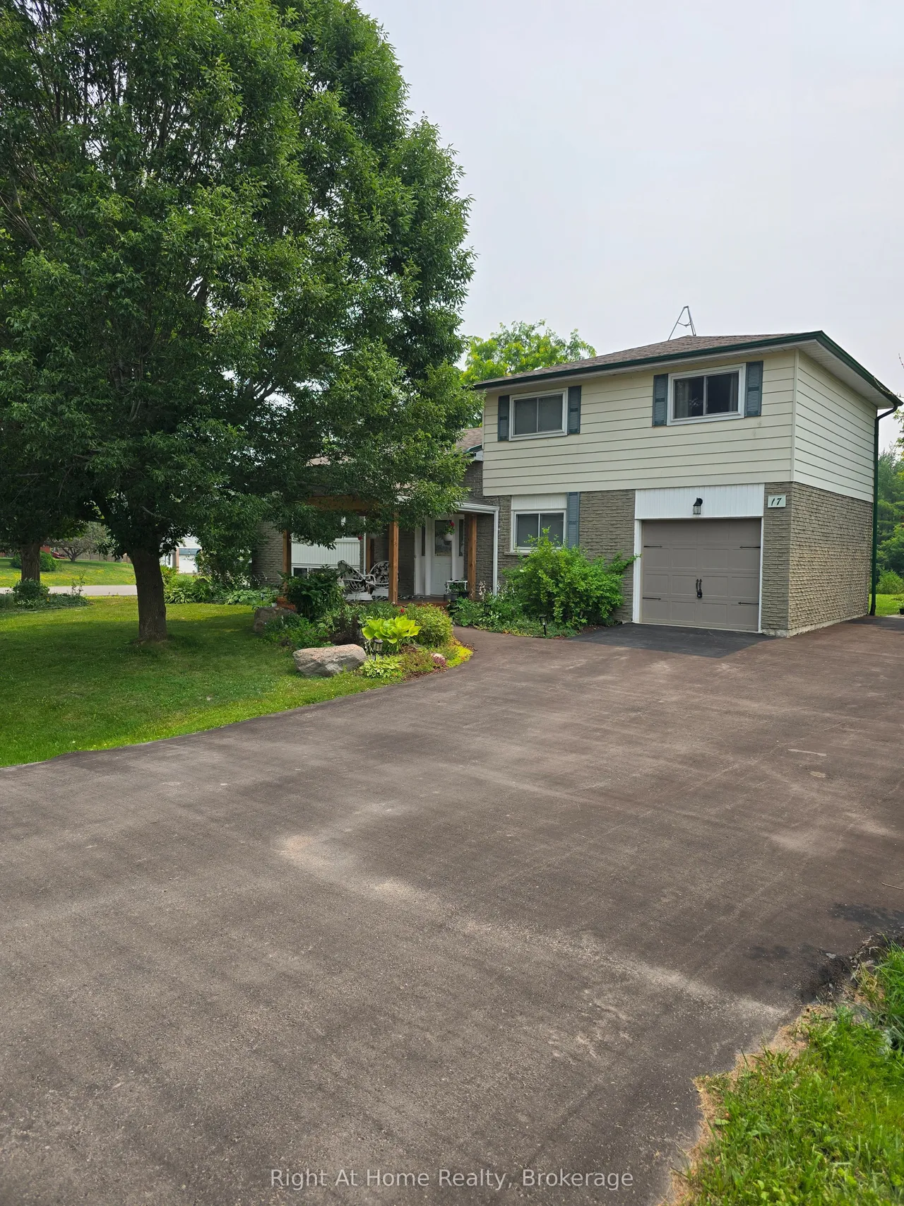 17 Crestview Avenue — photo 3