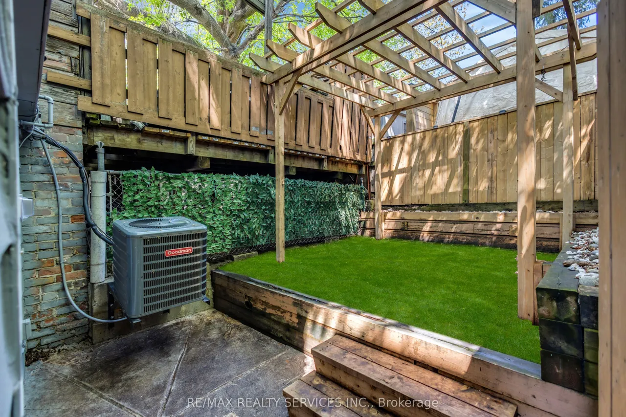 827 Craven Road — photo 42