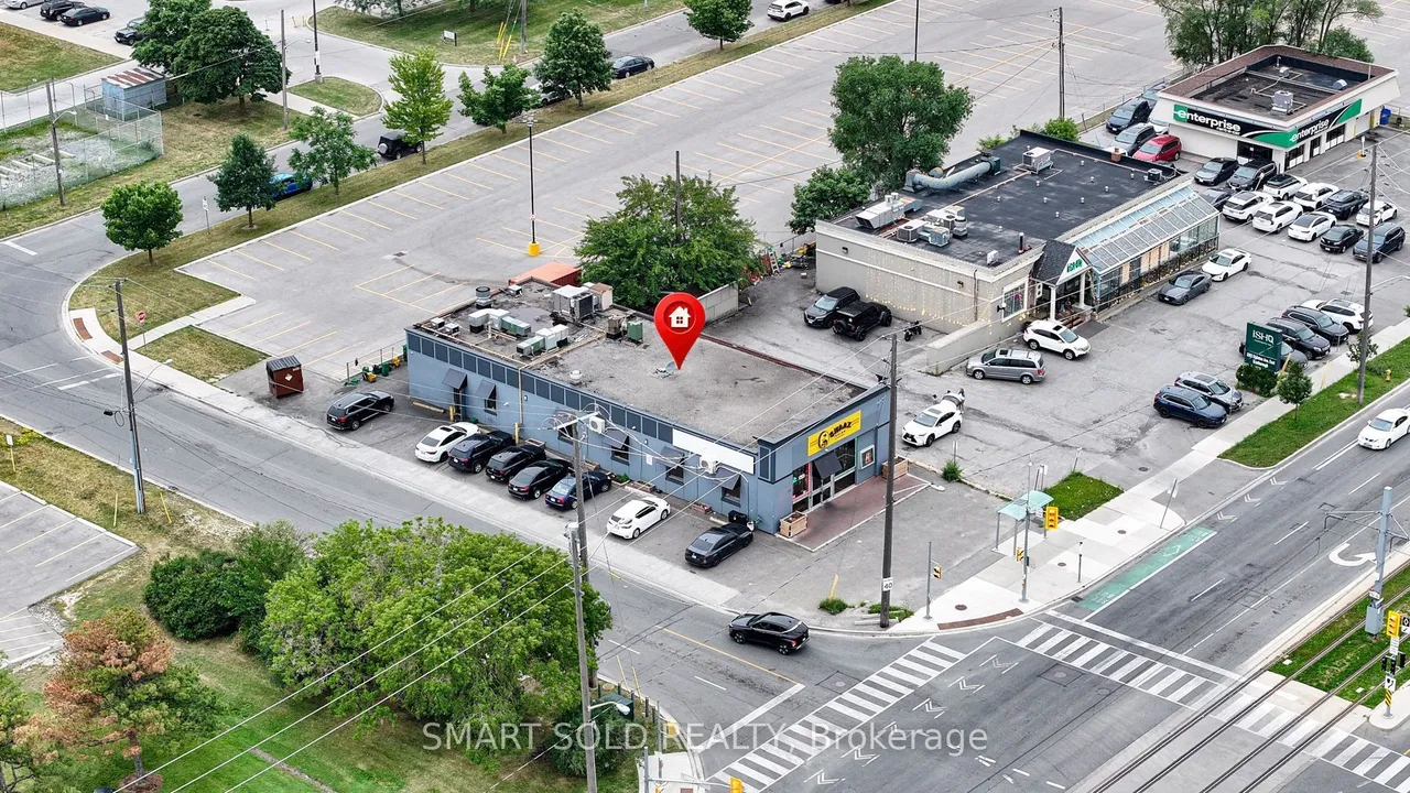 2043 Eglinton Avenue E — photo 3