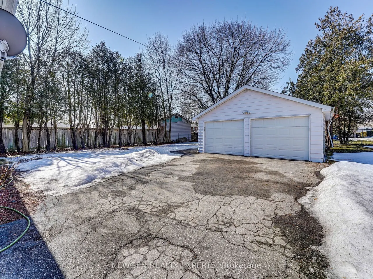 30 Linton Avenue E — photo 3