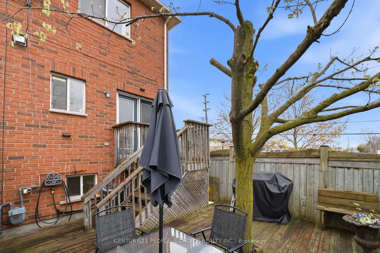 1330 Altona Road — photo 37