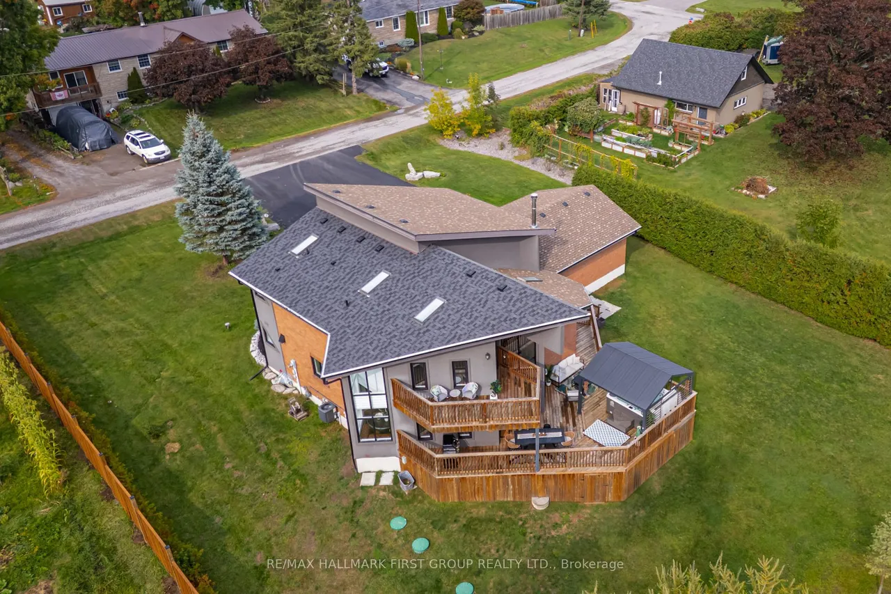 125 Percy Crescent — photo 38