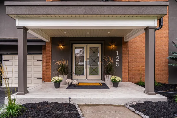 125 Percy Crescent — photo 2