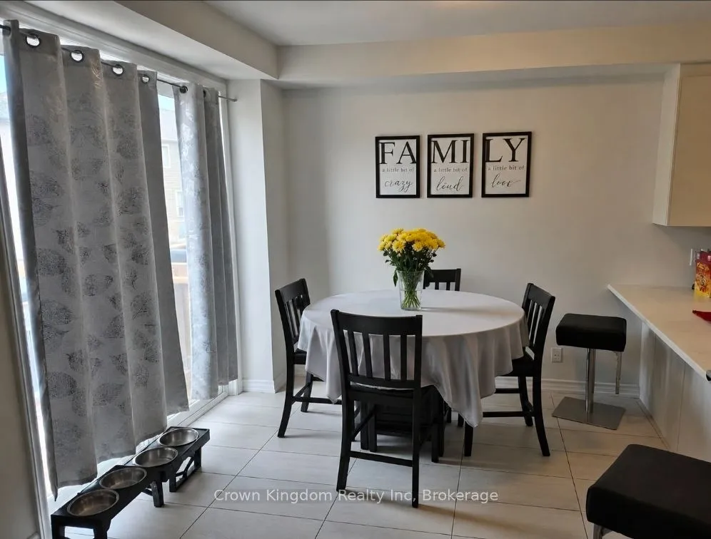 2028 Cameron Lott Crescent — photo 3