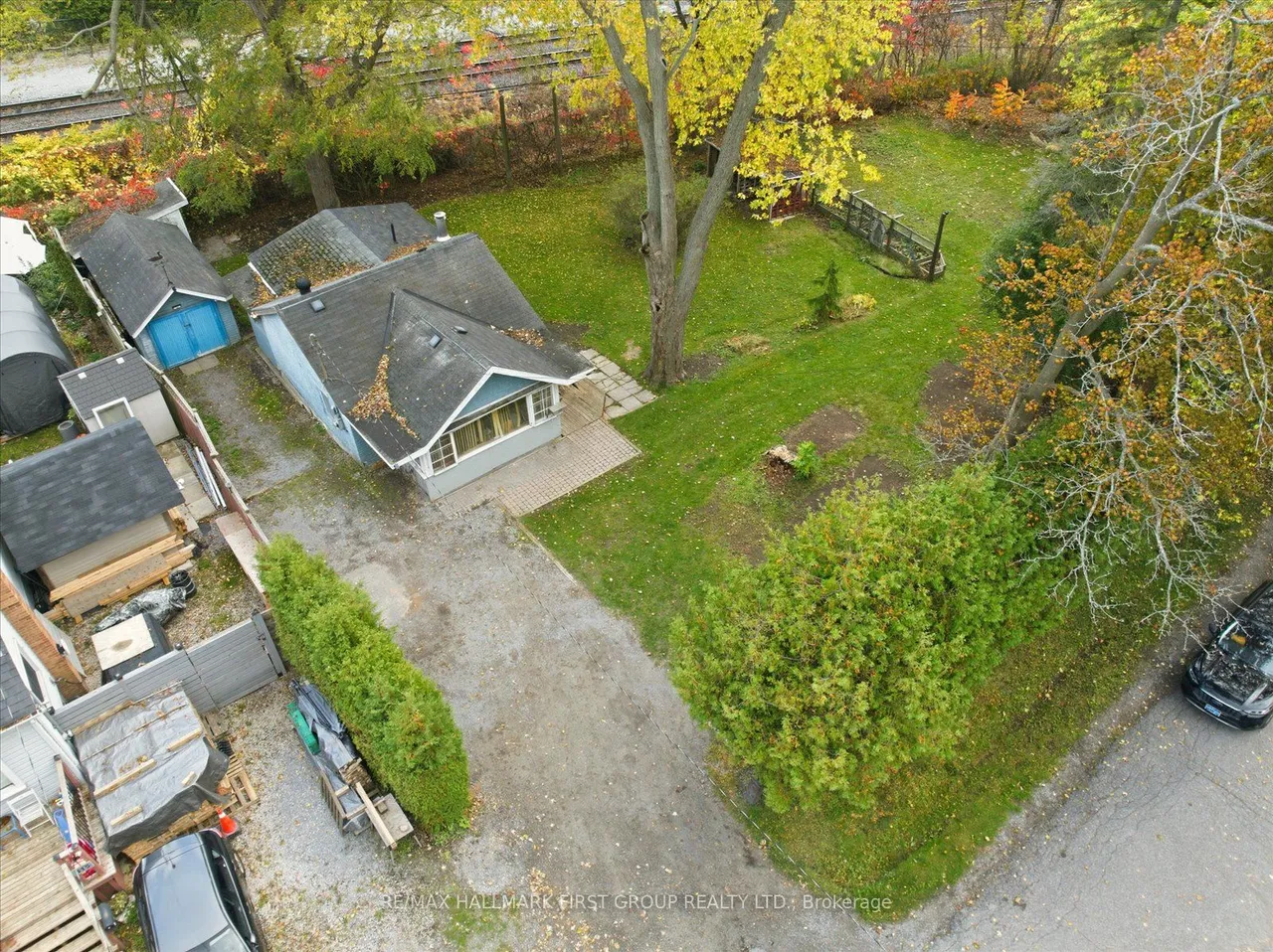 313 Dyson Road — photo 2