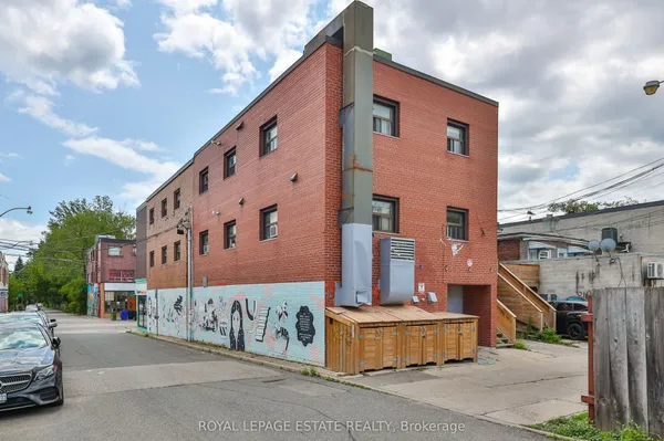 1450 Gerrard Street E — photo 2