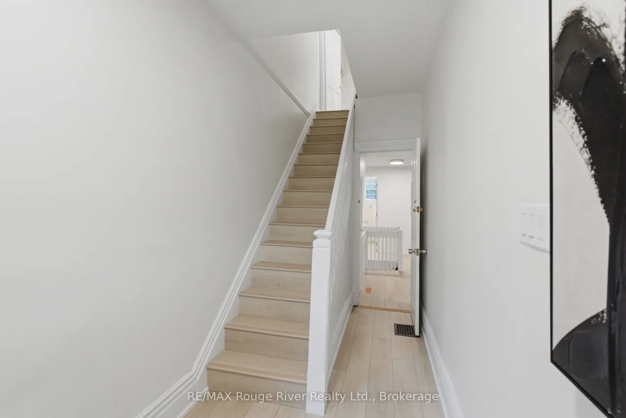 7 Heyworth Crescent — photo 3