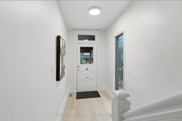 7 Heyworth Crescent — photo 2
