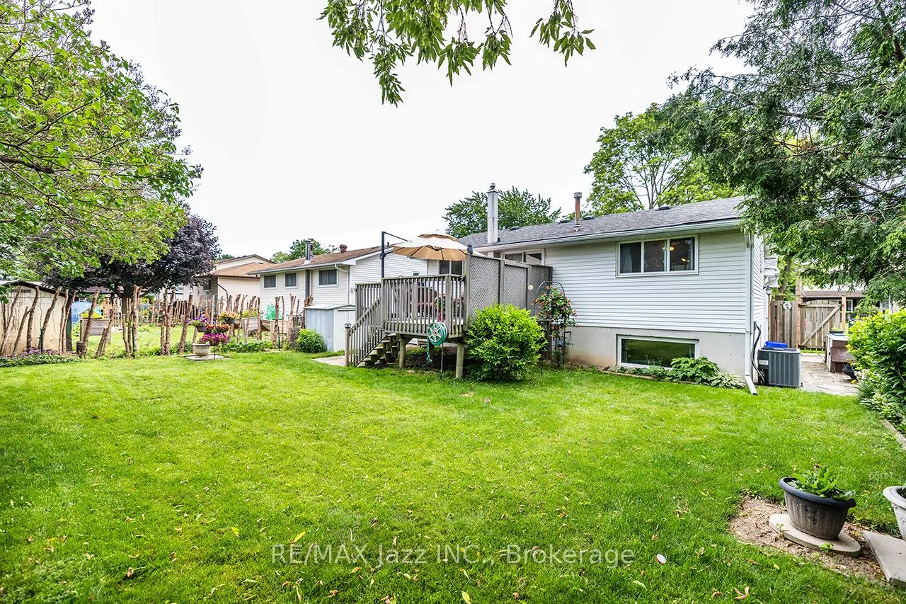 22 Deerpark Crescent — photo 32