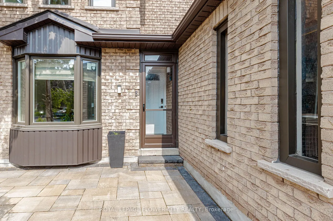 1530 Somergrove Crescent — photo 3
