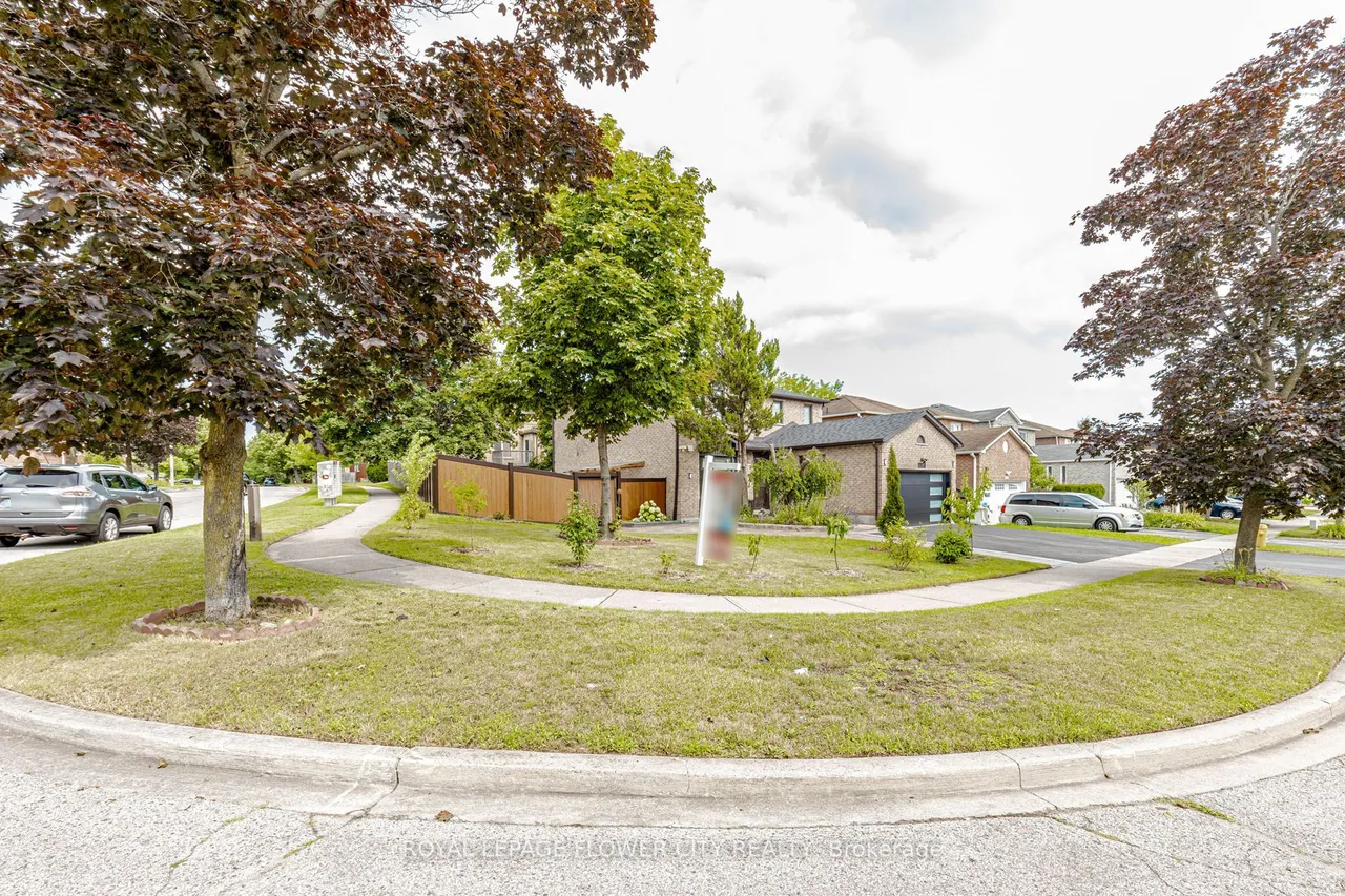 1530 Somergrove Crescent — photo 45