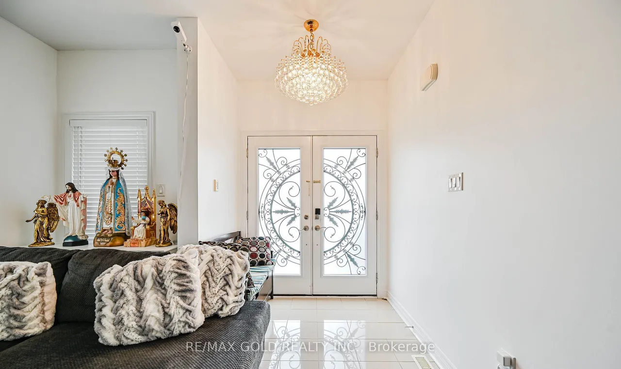 7 Bellotti Crescent — photo 3