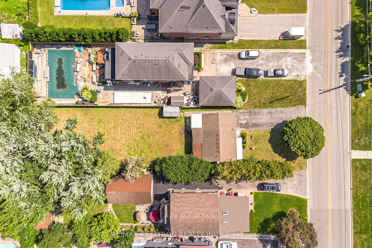 913 Pickering Beach Road — photo 49