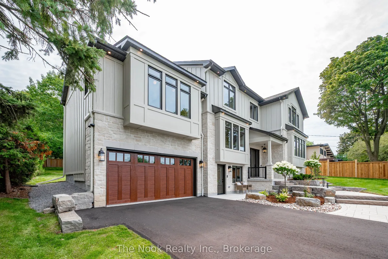153 Elizabeth Crescent N — photo 3