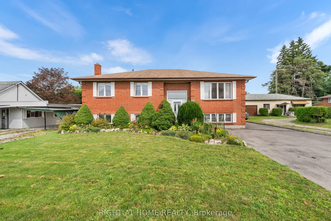 592 Taunton Road W
