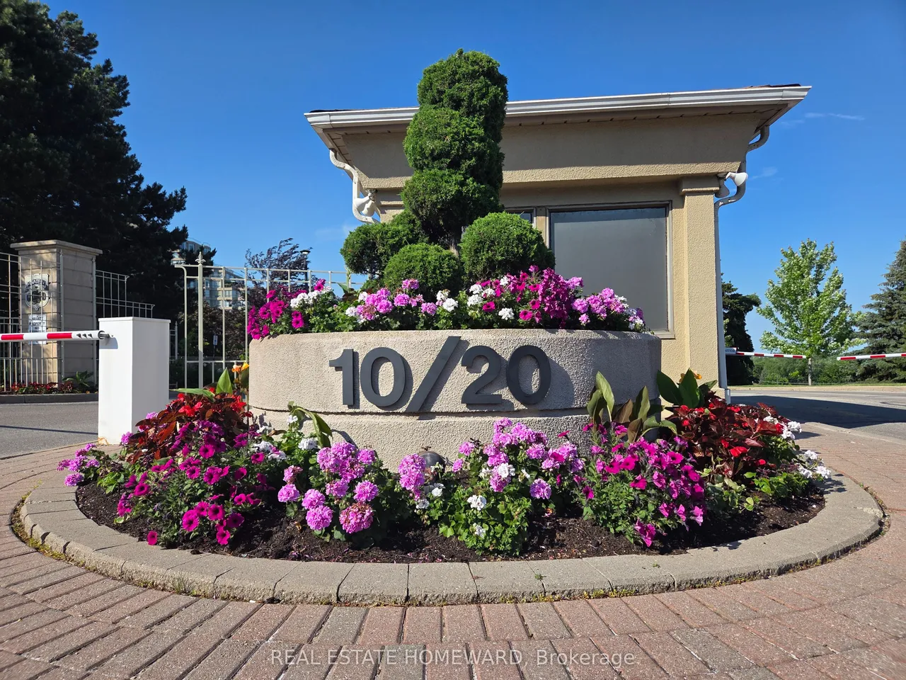 20 Guildwood Parkway — photo 47