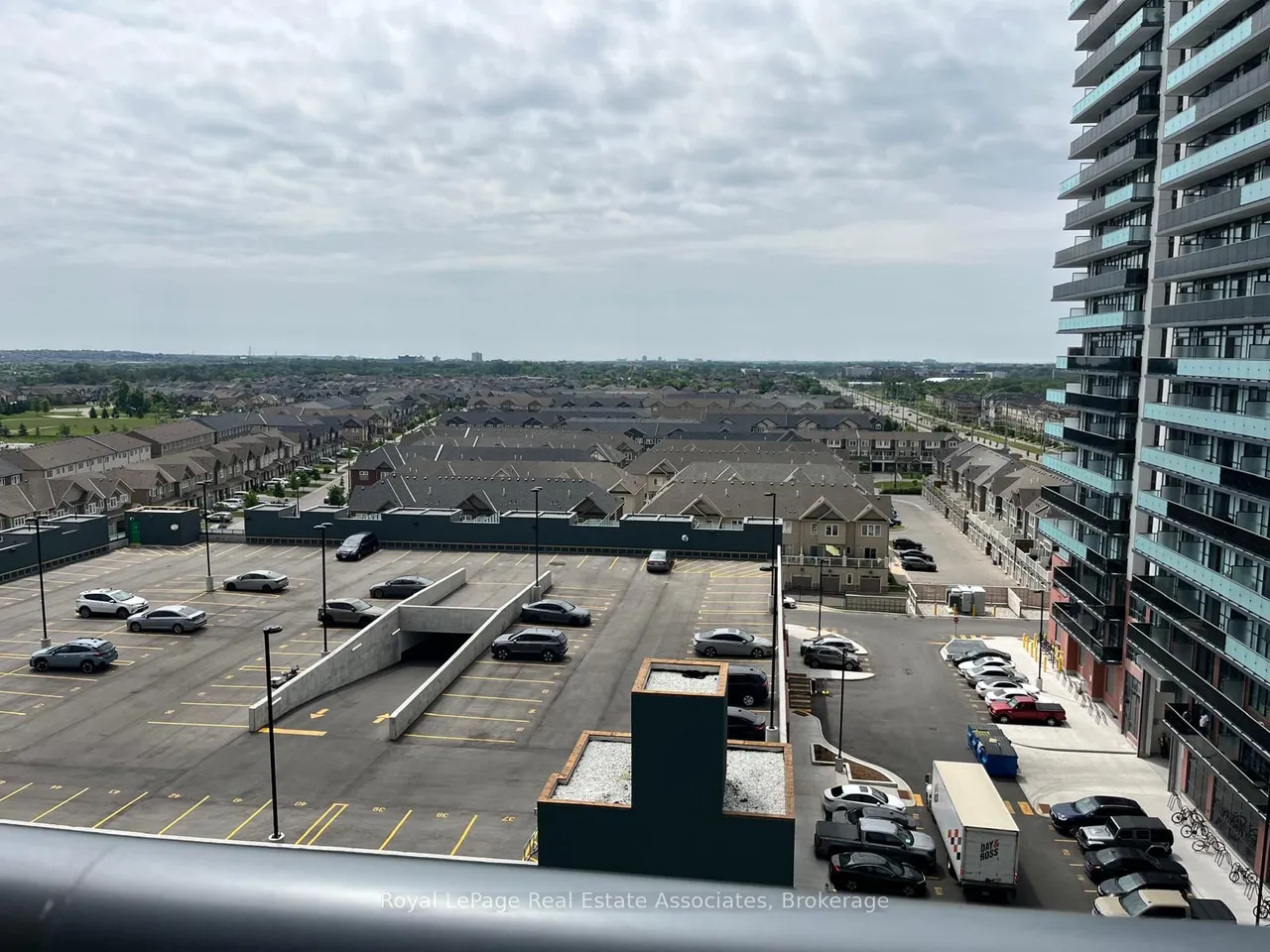2545 Simcoe Street N, Unit 925 — photo 37