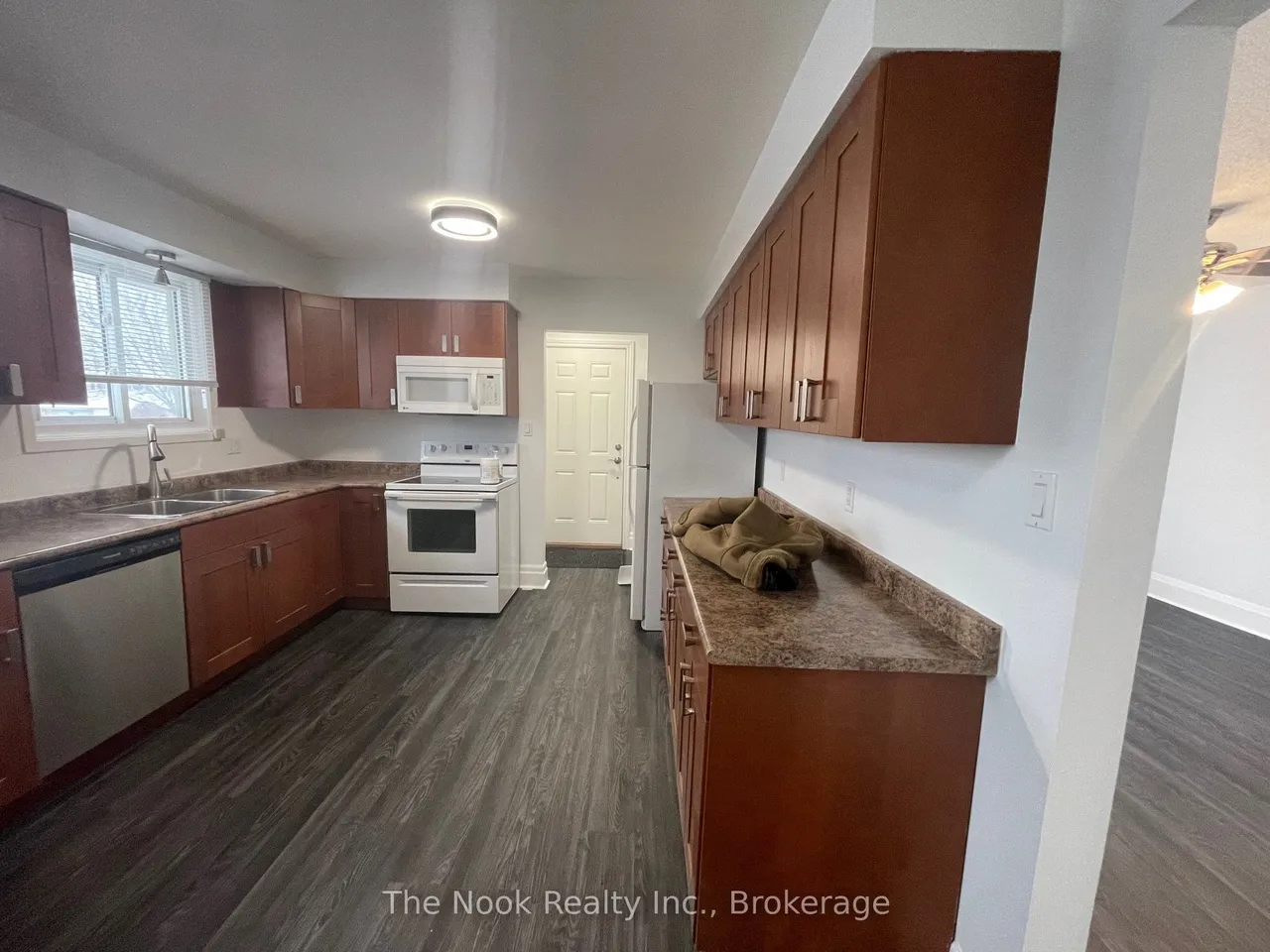 1321 Cedar Street — photo 3