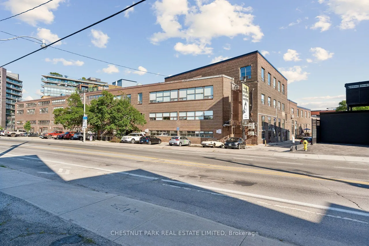 1159 Dundas Street E