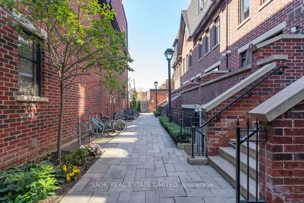 150 Broadview Avenue — photo 22