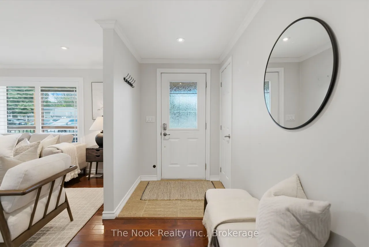 7 Pineridge Crescent — photo 3