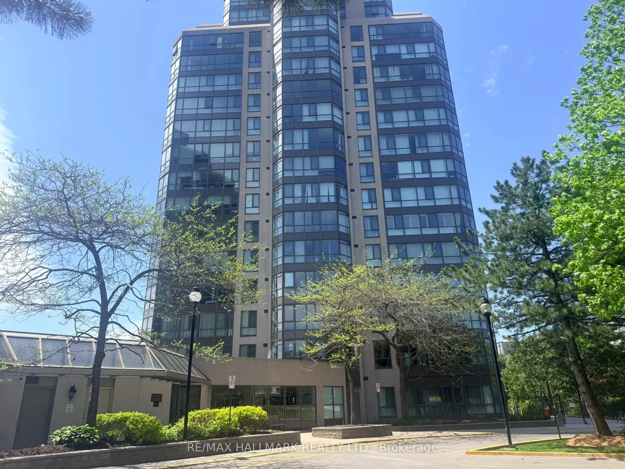 3231 Eglinton Avenue E