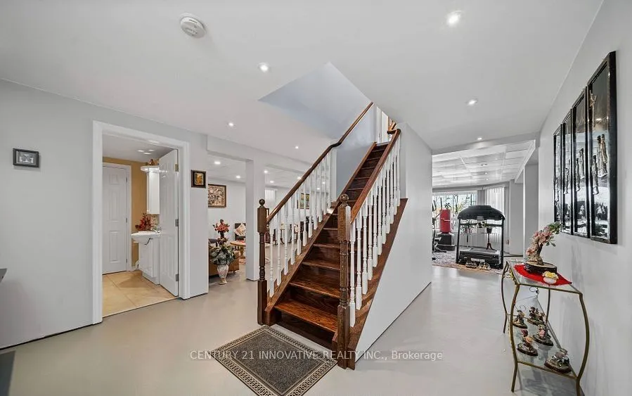 915 Catskill Drive E — photo 31