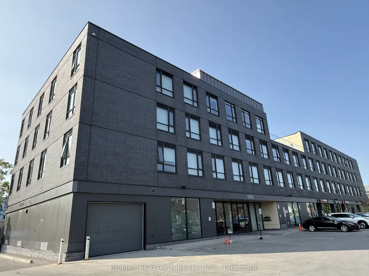 1800 Simcoe Street N, Unit 401 — photo 10