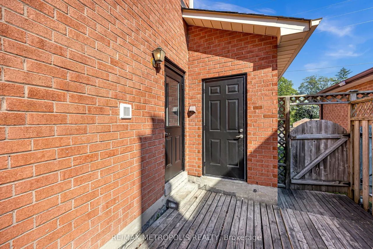 296 Thornton Road N — photo 3