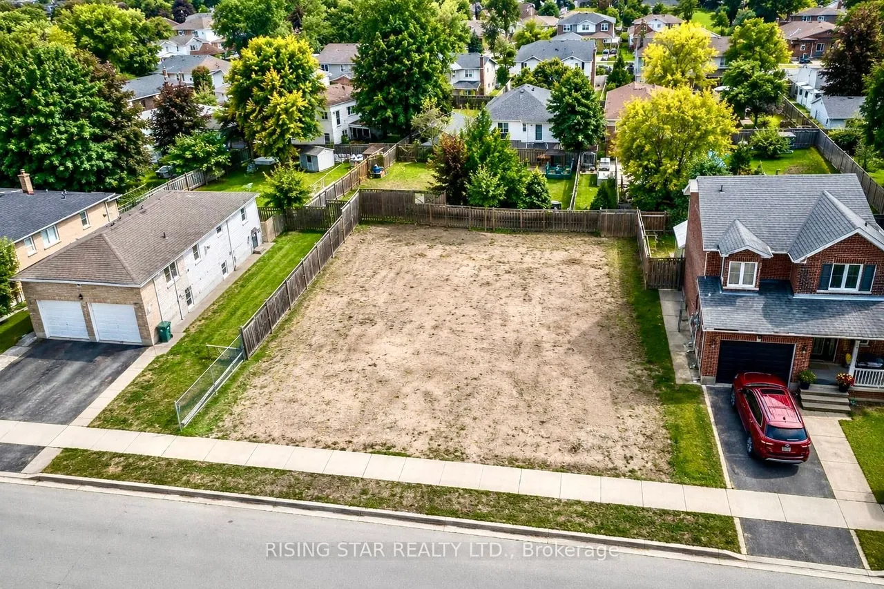706 Cochrane Street — photo 2