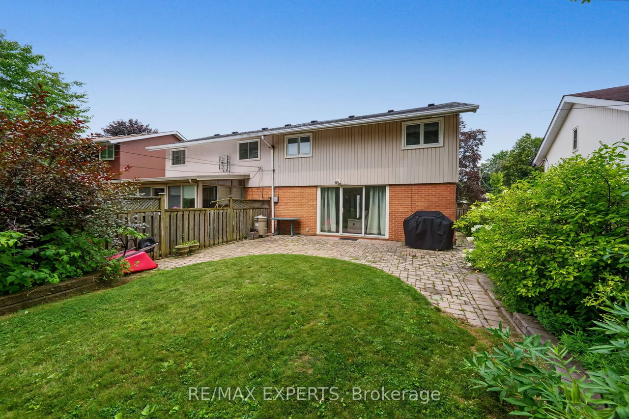 71 Dogwood Crescent — photo 45