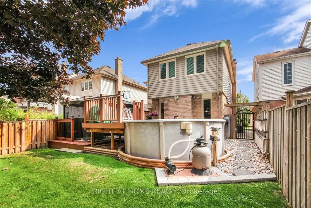 18 Bashford Road — photo 35