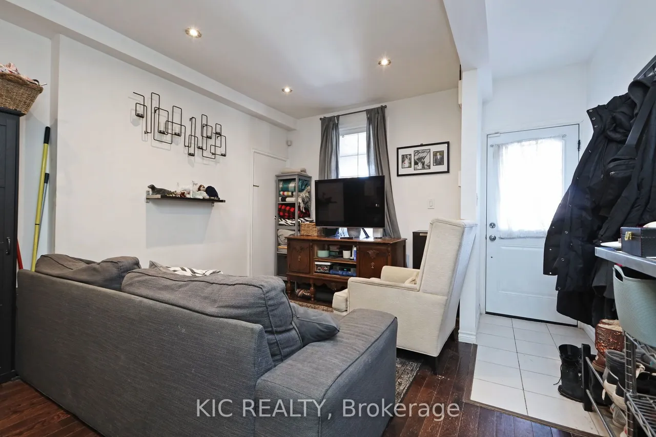 20 Ashdale Avenue — photo 3