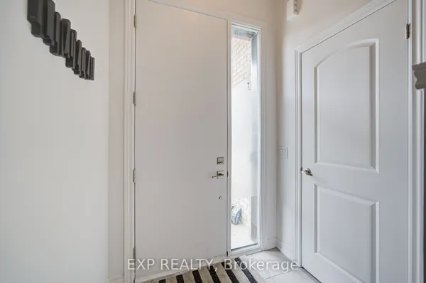 29 Sorbara Way — photo 2