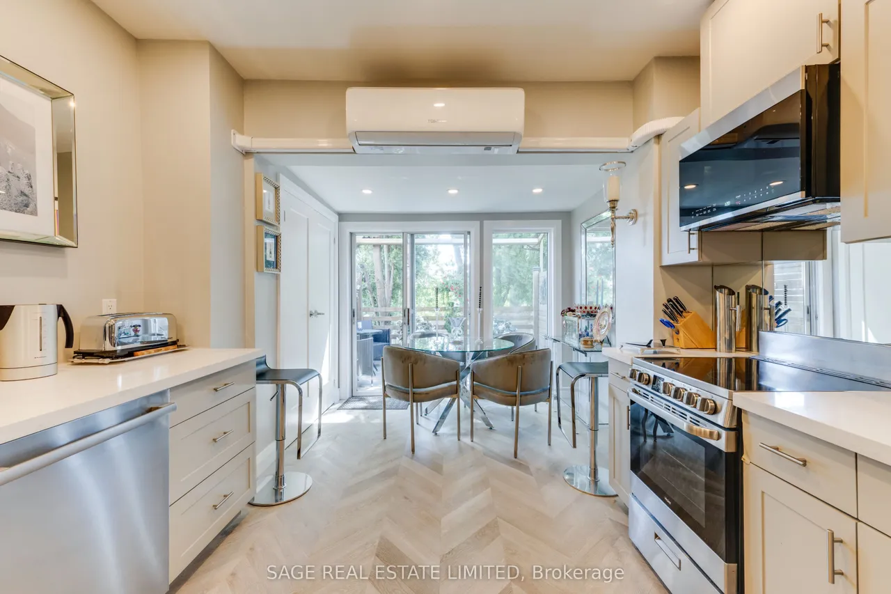 241 Langley Avenue — photo 2