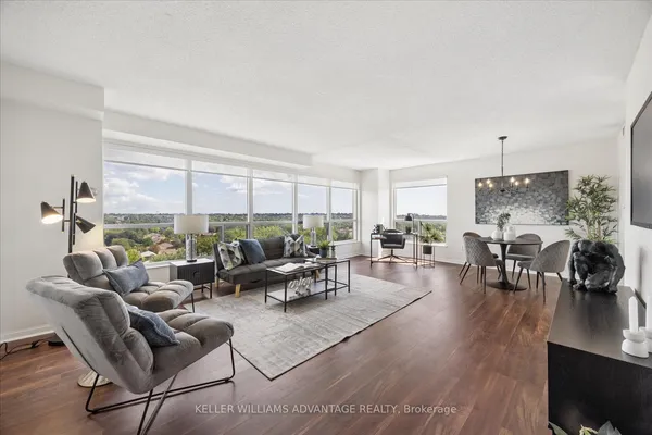 712 Rossland Road E, Unit 903